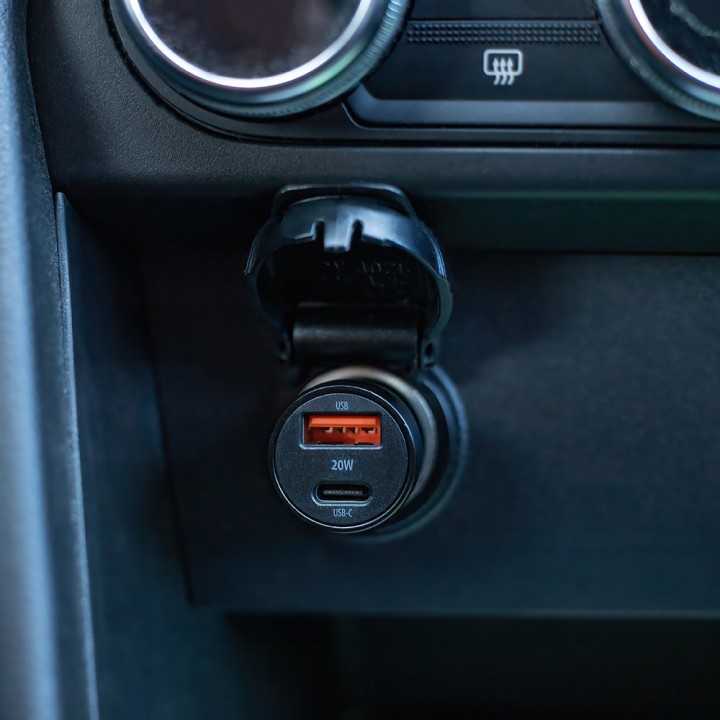 Universal USB 2.1A dual charger in white color GENERAL USE